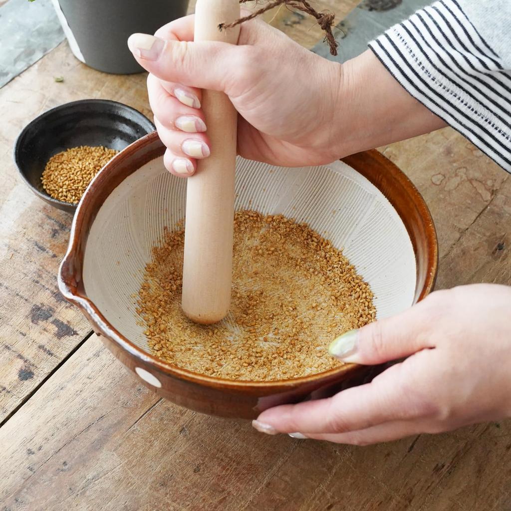 Fukubeya Retro and Cute Polka Dot Sesame Mortar, 18cm Diameter, with Pestle - Rustic Ceramic Design That Blends In with Your Kitchen (Hiwa Polka Dot)