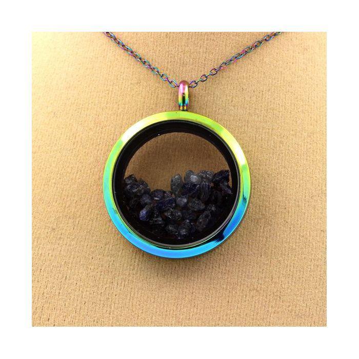 Pierres et Minéraux. Collier Saphir brut. Modèle multicolore.