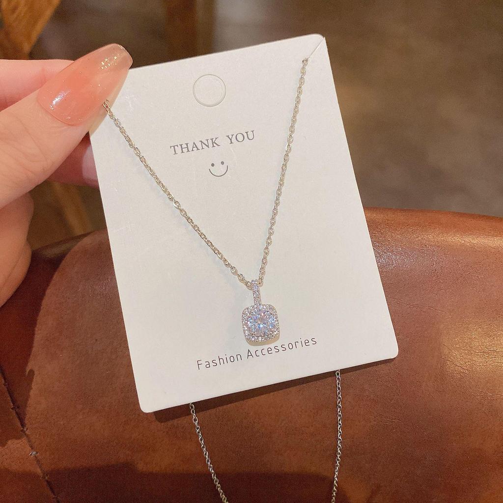 Элегантное ожерелье из титановой стали с микроинкрустацией цирконием, Южная Корея: Универсальная, простая и модная серебряная ключичная цепочка