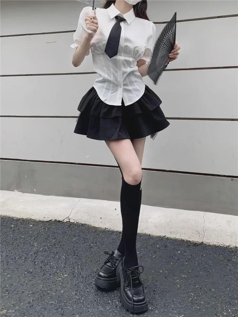 Женская миниатюрная черная юбка А-силуэта с высокой талией и бедрами - стиль колледжа, лето 2025 г.