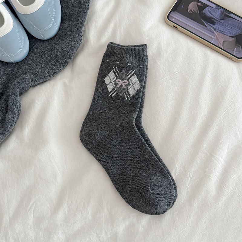 Женские осенне-зимние утолщенные теплые винтажные носки с ромбовидным узором и бантом из шерстяного ворса