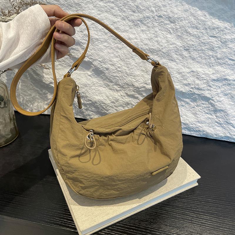 Retro Literary and Artistic Lazy Wind Lady Pleated Drawstring Casual Shoulder Bag Dumpling Bag