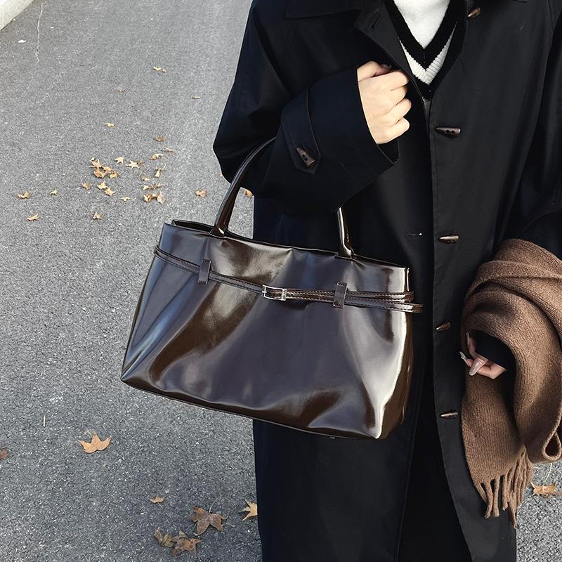 Autumn and Winter New PU Leather Retro Belt Tote Bag, High-end Sense Large-capacity Commuting Portable Shoulder Bag