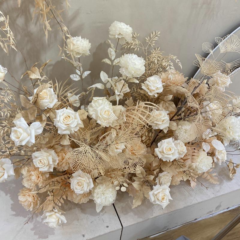 Lifelike Rose Floral Arrangement For Wedding Decoration And Photography Styling