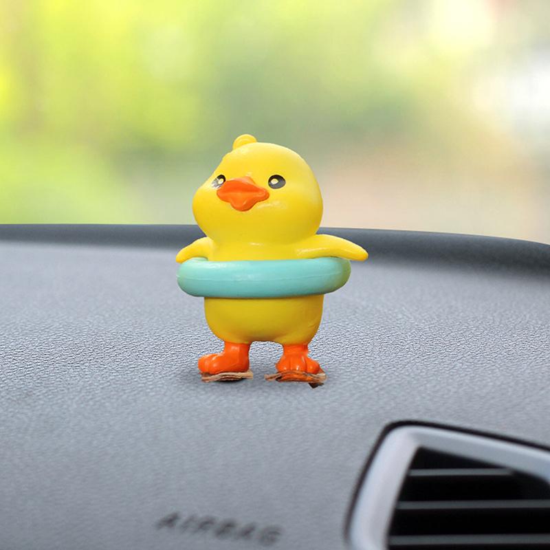 Мультяшная маленькая желтая утка, модель автомобиля, украшение центральной консоли, милые украшения для автомобиля, аксессуары для украшения приборной панели салона автомобиля