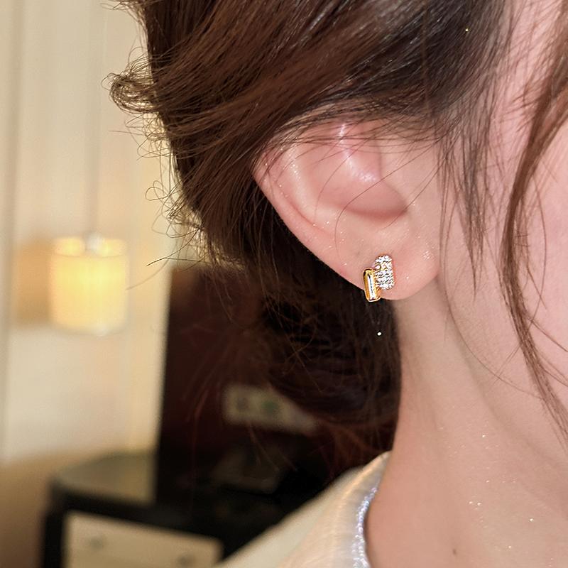 Mini Micro Inlaid Zircon Plated Gold Parallel Line Shaped Earrings New Luxury Jewelry For Women‘s Set Accessories