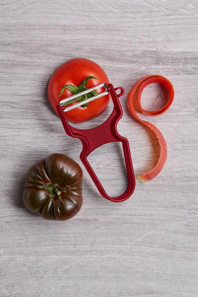 VICTORINOX RAPID Peeler Dishwasher with Sprout Suitable for peeling soft fruits to hard (6.0930.1) - Safe Remover Straight Red ingredients