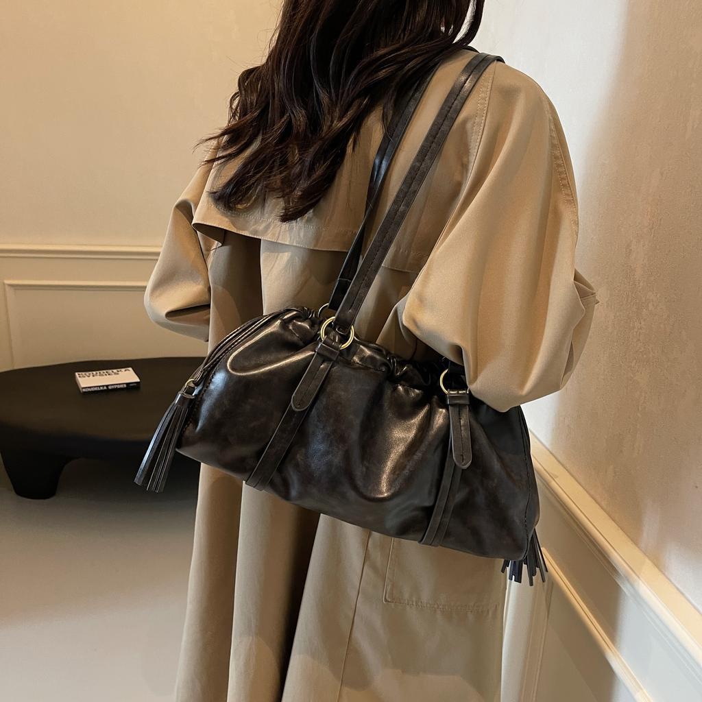 Женская сумка для поездок под мышкой, большая вместимость, новая осенне-зимняя повседневная ретро-сумка на одно плечо с плиссировкой