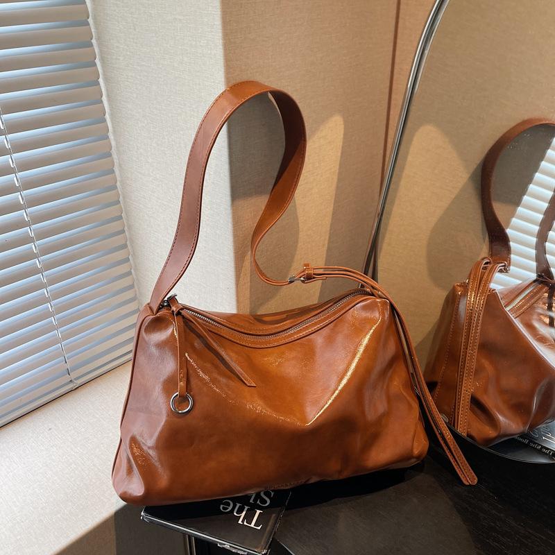 Autumn and Winter Retro Premium Underarm Bag Women's Bag 2025 New Simple Pillow Bag Large Capacity Shoulder Messenger Bag