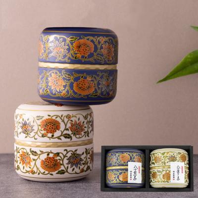 Подарочный набор чая Ямеча: Две жестяные банки для чая с современными японскими узорами: Премиальная Сенча и Премиальная Фукамусича (по 60 г каждый). Доступно с различными