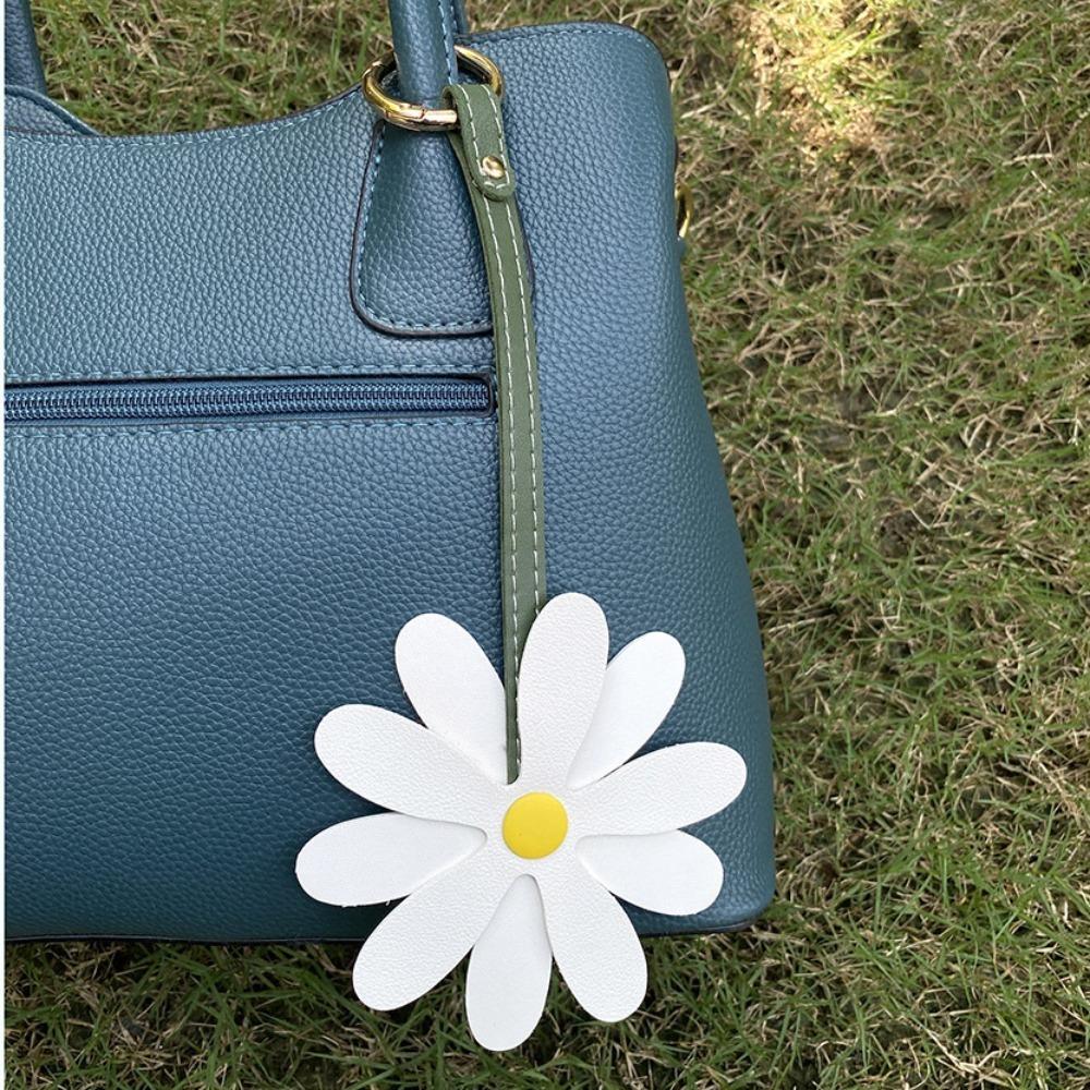 Fashion PU Leather Keyring Car Key Holder Daisy Bag Pendant Cute Bow Heart Keychain  Birthday Gift