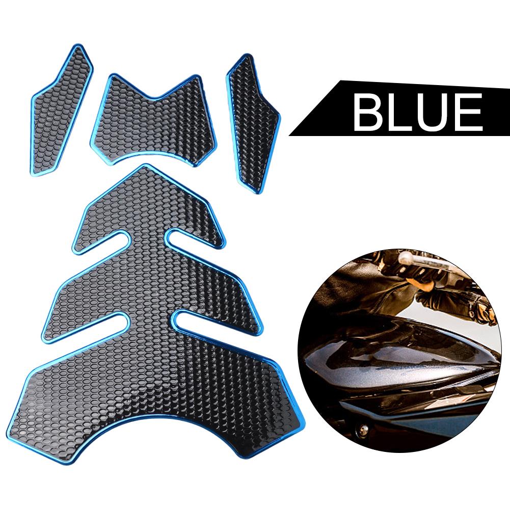 Удобные наклейки на капоте защищают карбоновое волокно