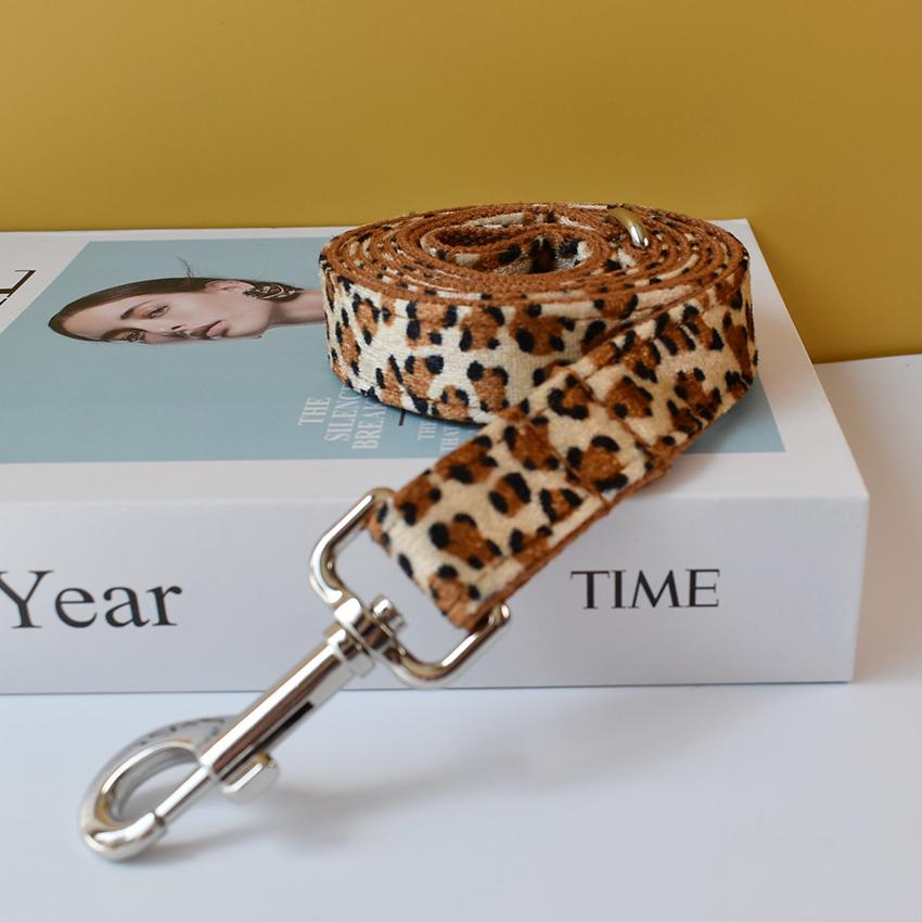 Ошейник-бабочка с леопардовым принтом для собак средних и больших пород, ошейники на заказ, гравированная табличка с именем, ожерелье для животных с изображением животных 01