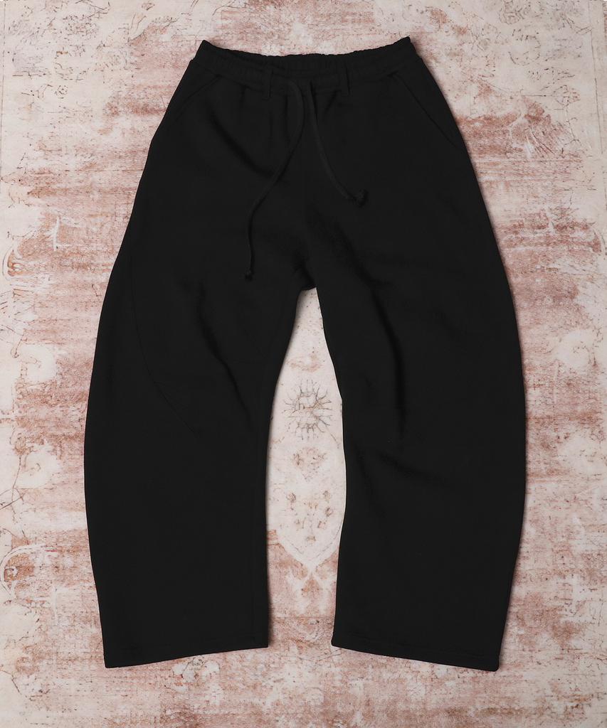 AREUBAN Triple Leaf Curved Sweatpants_Pure Black
