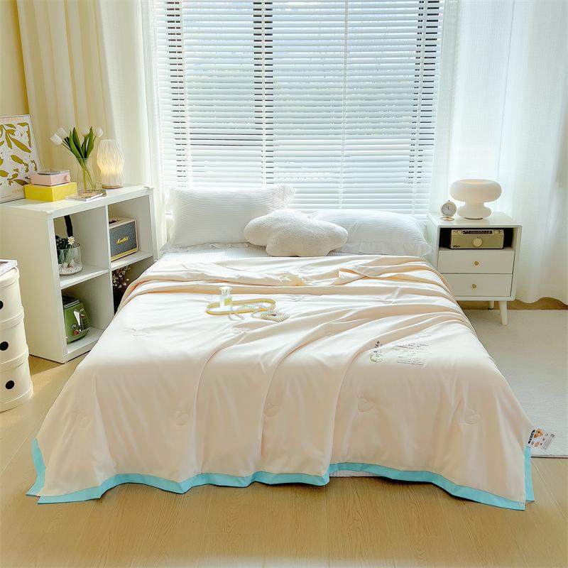 New Class a Soybean Fiber Summer Quilt Washable Air Conditioning Quilt Lightweight Breathable