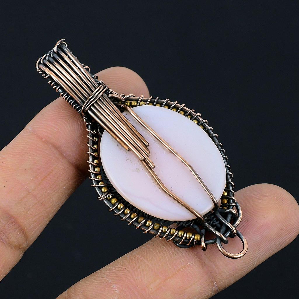 Подвеска из розового опала ручной работы, обернутая медной проволокой 999 пробы, уникальное дизайнерское украшение, для женщин