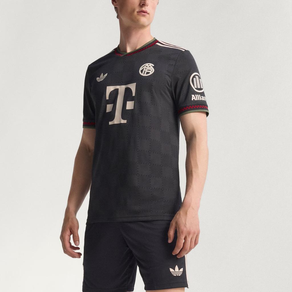 Adidas Третья аутентичная футболка ФК «Бавария» сезон 25/26, версия игрока, мужская футболка KE6802