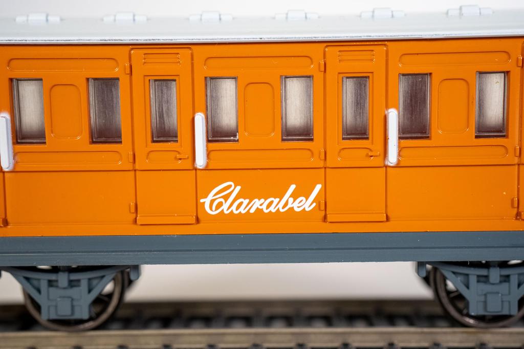 Bachman HO Gauge Thomas the Tank Engine Clarabelle железнодорожная модель пассажирского вагона 28-76045