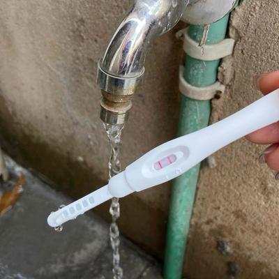 Пранк с положительным тестом на беременность