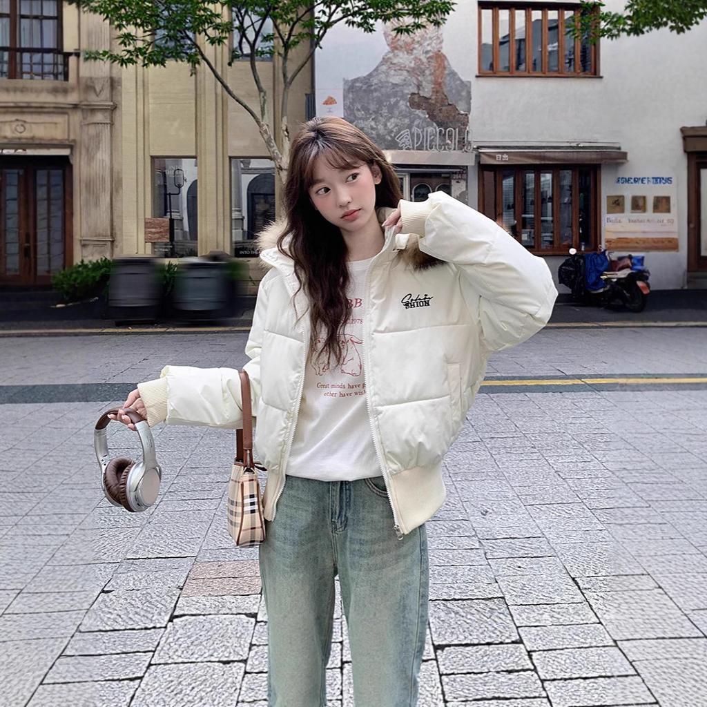 Зимняя короткая куртка из хлопка с капюшоном и толстым меховым воротником, приталенная, спортивная, с большим меховым воротником, женское утепленное пальто