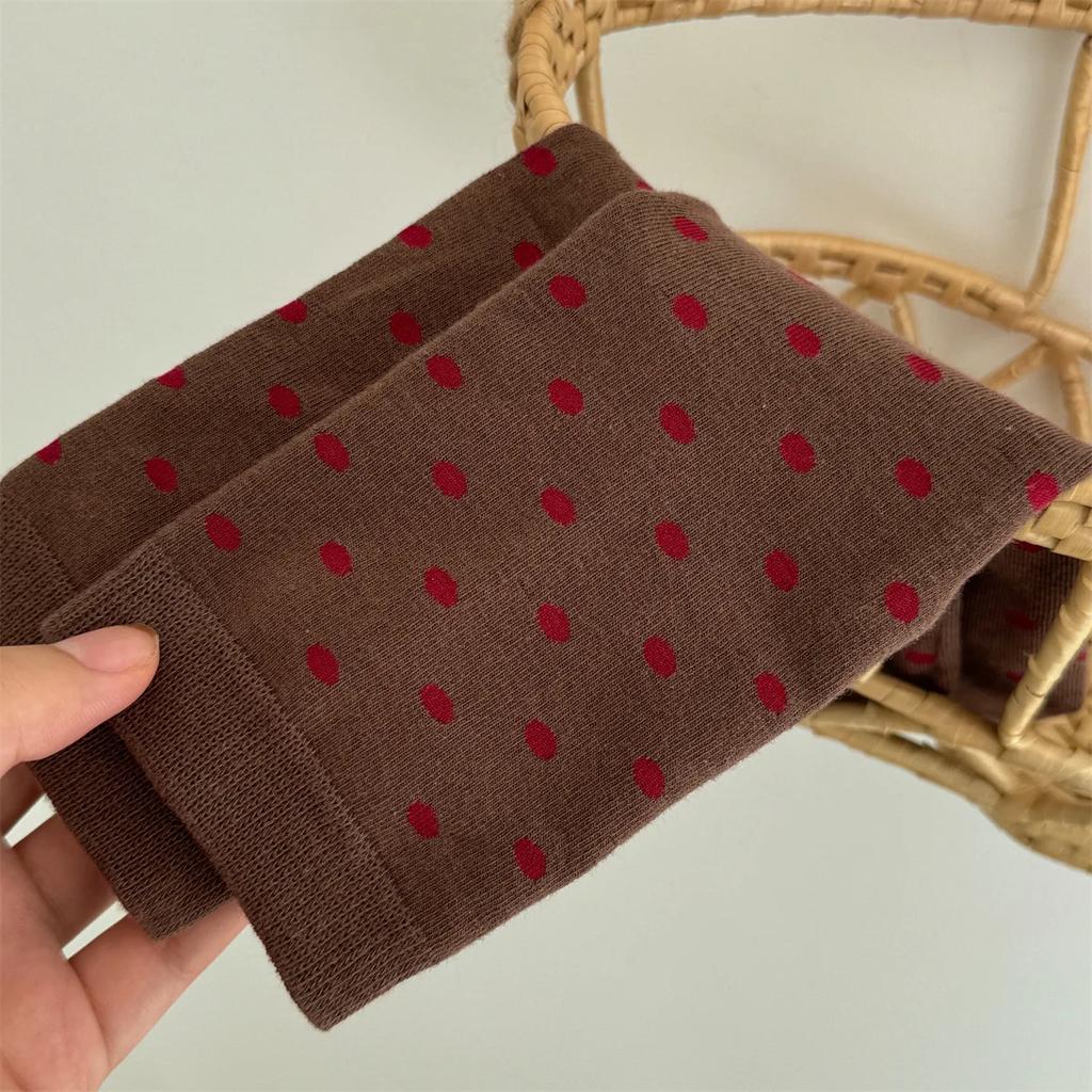 Красные женские носки в горошек, корейские модные хлопковые носки средней длины, женские носки в стиле Харадзюку, ретро, уличная одежда, вязаные эластичные длинные носки