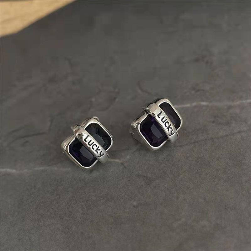 Модные мужские и женские серьги Lucky Luck Square Diamond Earrings High-end Sense Versatile Stud Earrings Simple