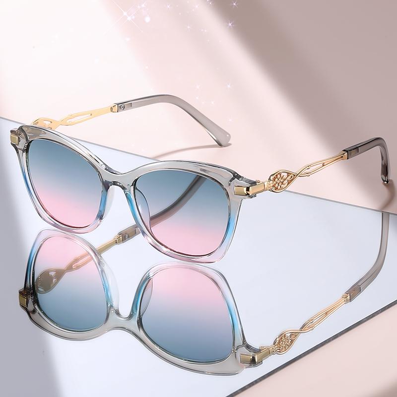 2026 Trend Vintage Cat-Eye Sunglasses: Black Frame with Decorative Gold Accents, Classic Design for Beach & Fashion Outfits