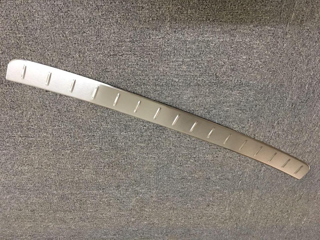 Защитная полоса на задний бампер из нержавеющей стали для Camry 2018 года