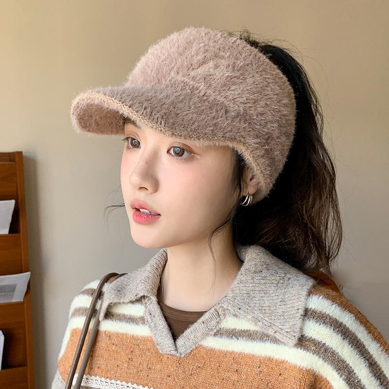 New Winter Plush Ear Protecting Peaked Cap for Women Korean Style Versatile Empty Top Ponytail Warm Baseball Hat