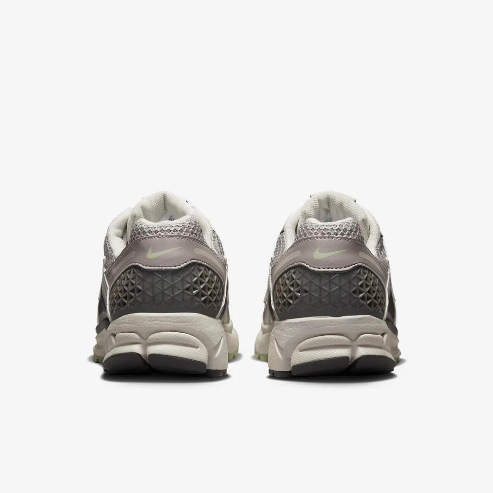 (W) Nike Zoom Vomero 5 Cobblestone и Flat Pewter FB8825-001