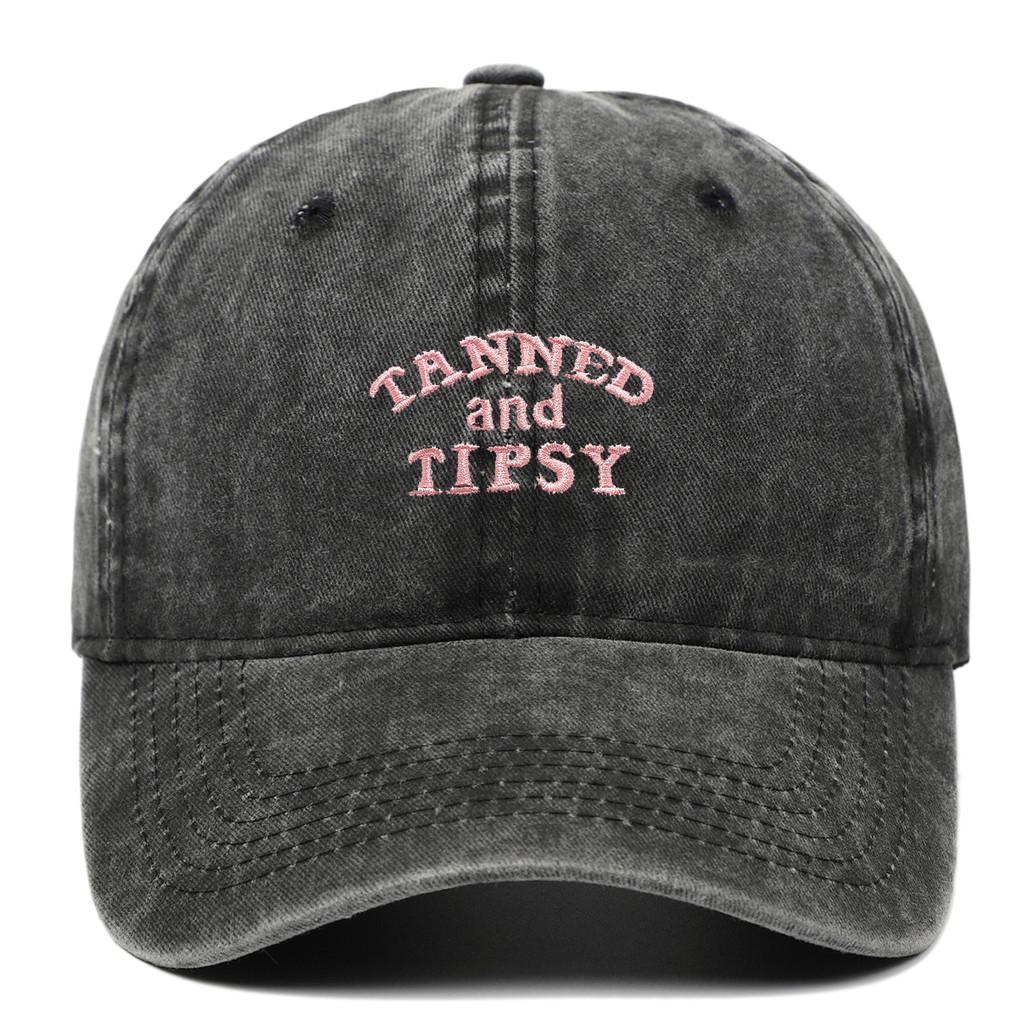 Хлопковая бейсболка с вышивкой "Tanned And Tipsy" и регулируемой посадкой для лета