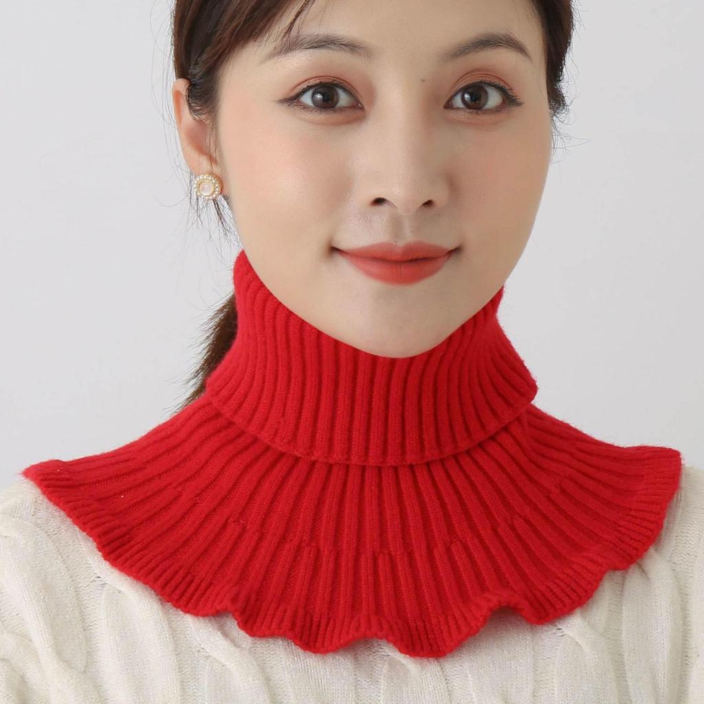 Women's Knitted Scarf Pullover: Thick, Warm, Decorative Neck Cover for Autumn and Winter.
