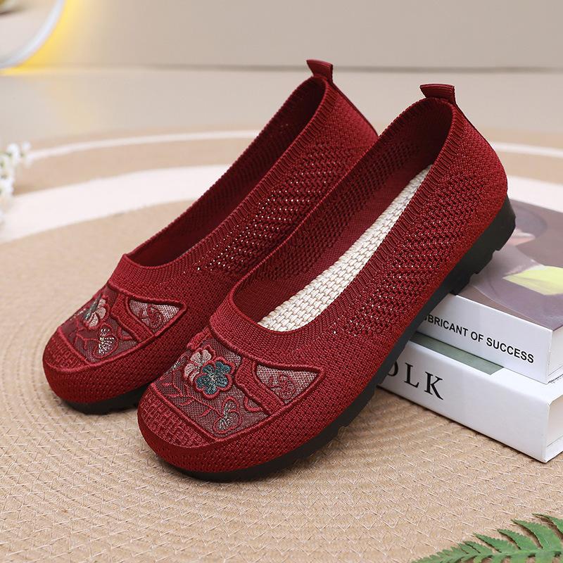 Новые летние удобные дышащие женские туфли-одиночки 2024 года с сеткой из полого материала и мелким горлом, легкие универсальные сандалии для мам