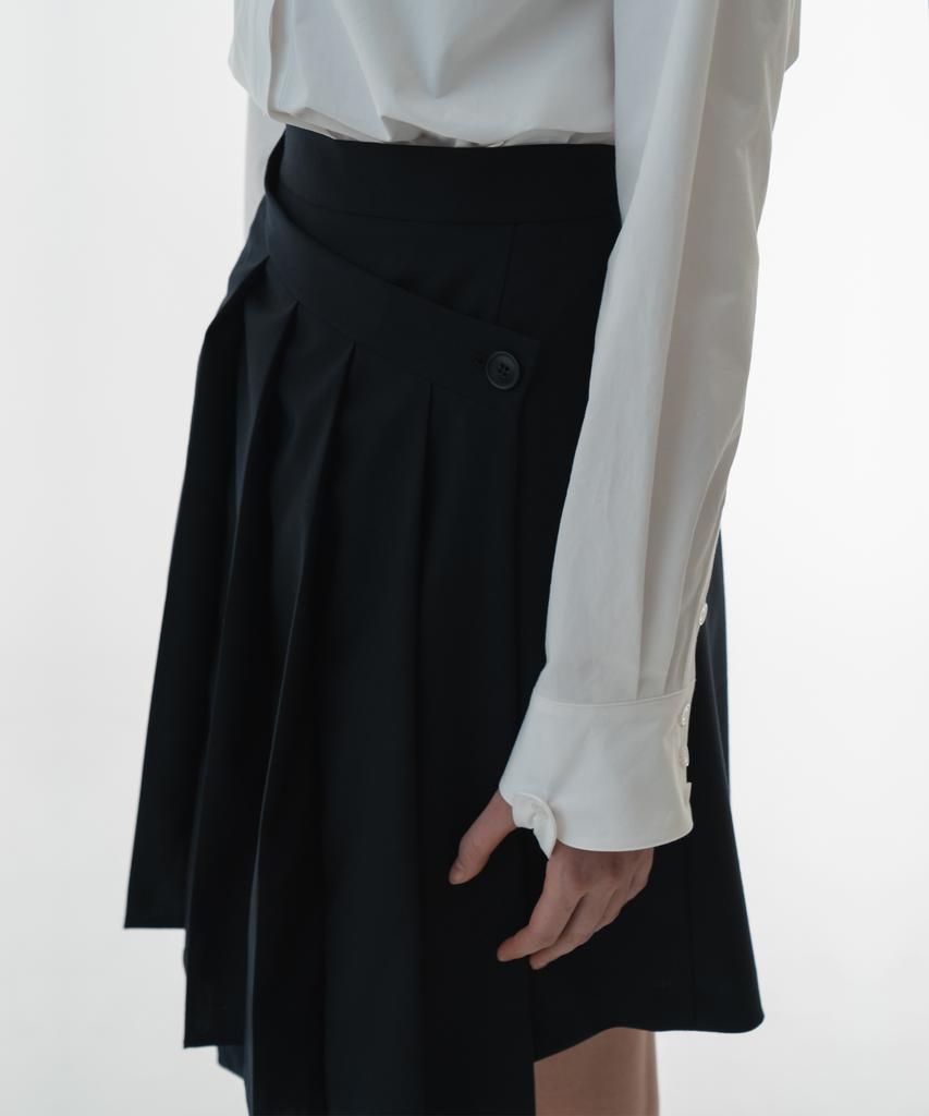 Biscuit Shop Asymmetrical Pleated Skirt