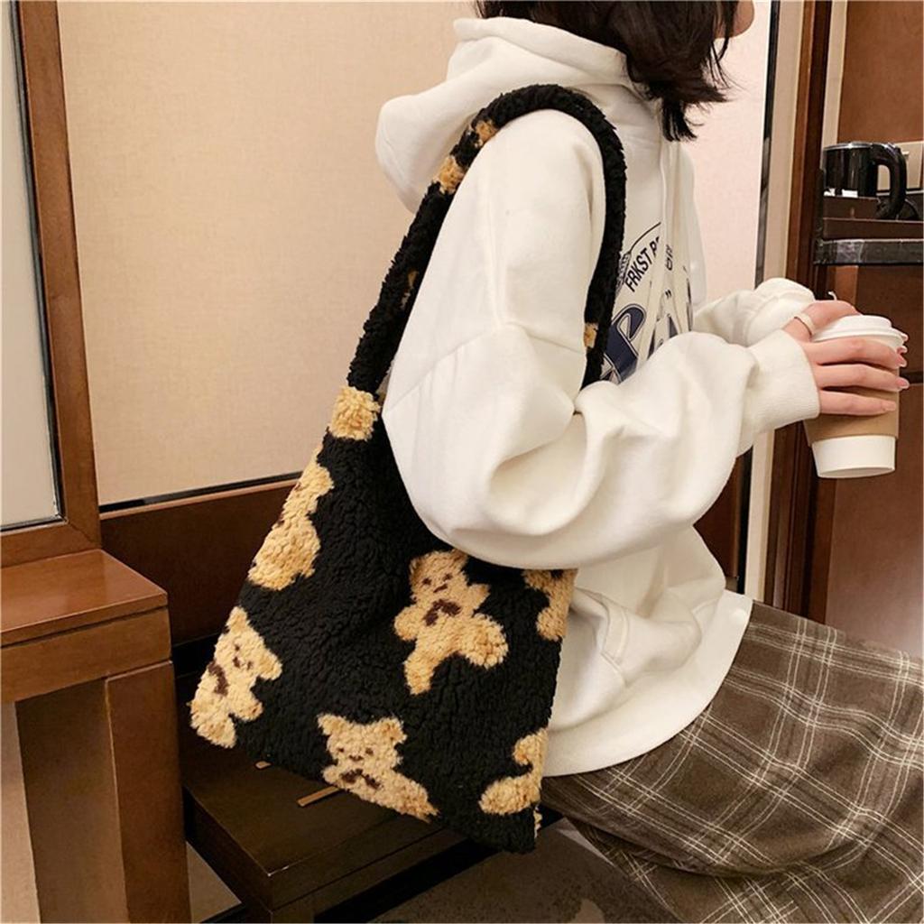 Модная модная женская большая вместительная плюшевая бархатная сумка-тоут с мультяшным медведем, осенне-зимняя сумка для девочек, 2024, новогодние подарки