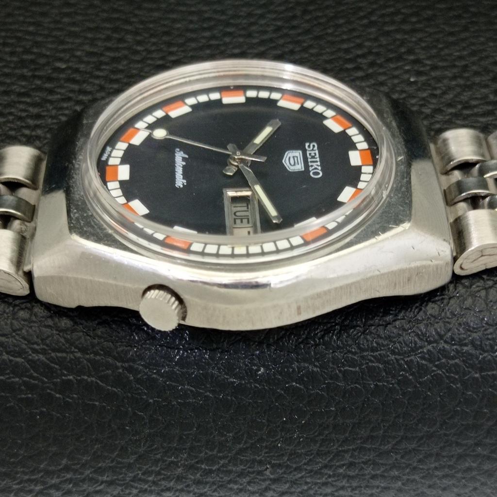 ПОДЛИННЫЕ ВИНТАЖНЫЕ МУЖСКИЕ АВТОМАТИЧЕСКИЕ ЧАСЫ SEIKO 5 ЯПОНСКОГО ПРОИЗВОДСТВА С ЧЕРНЫМ ЦВЕТОМ ЦИФЕРБЛАТА a500766-5