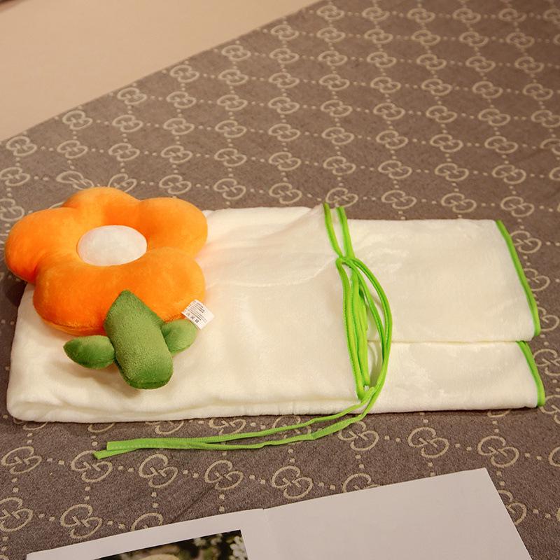 Cartoon Flannel Flower Blanket: Office Lunch Break, Small Quilt, Dormitory Shawl, Air Conditioning Cover.