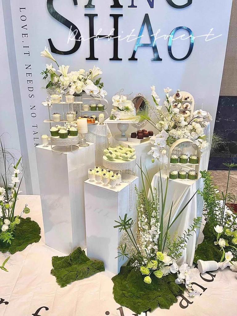 Iron Art KT Board Outdoor Sign: Vertical Display & Road Guide Stand.