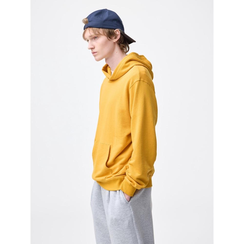 GU by Uniqlo Модель толстовки с капюшоном