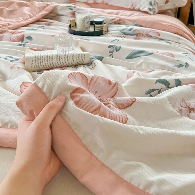 Flower Printed Summer Thin Comforter Comfortable And Breathable Queen/King Size Air-Conditioned Comforter Anti-Mite Summer Quilt