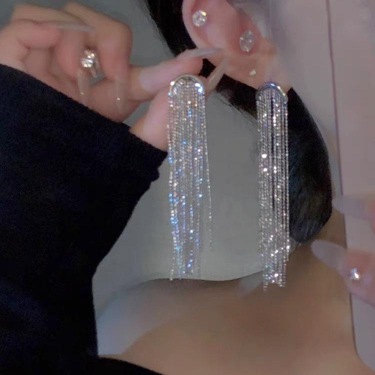 Блестящие серьги-кисточки, женские серьги с чувством высокого класса, легкие роскошные аксессуары для ушей в нишевом дизайне