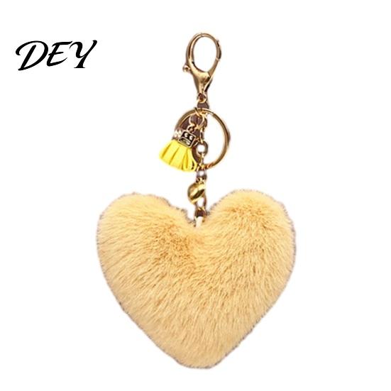 Плюшевый брелок-сердечко 'Любовь' для рюкзака, Пушистый брелок для ключей автомобиля, Шарм для сумки, Декоративный аксессуар для женских и девичьих сумок, Пушистый шарм