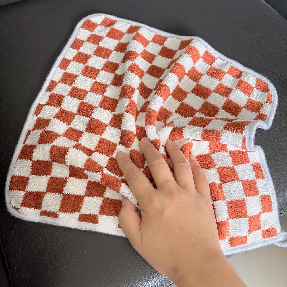 DAHUI Soft and Water Absorbent Coral Fleece Checker Checkerboard Face Towel