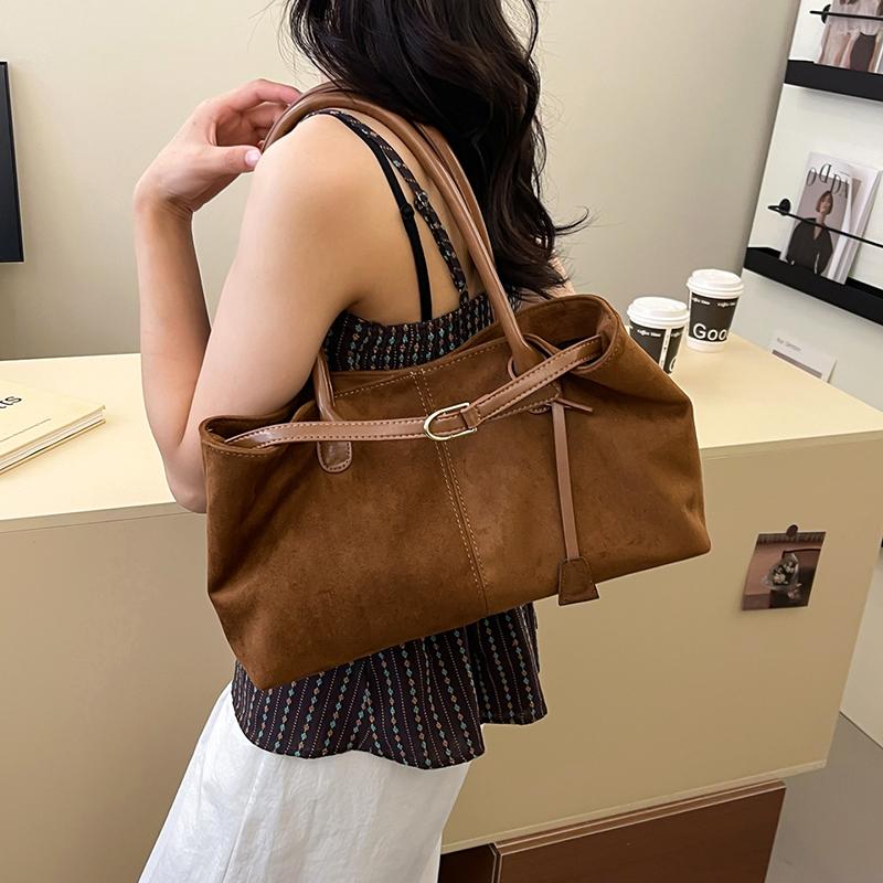 Elegant handbag women's British style solid color casual handbag large capacity shoulder bag women's retro women's bag