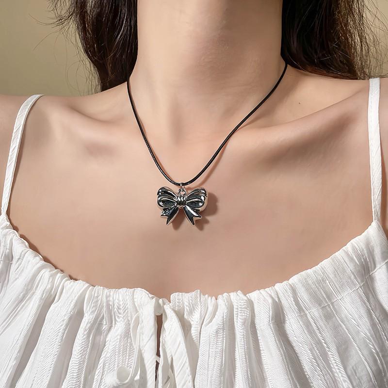 Korean-Style Silver Beaded Bow Necklace - Elegant Clavicle Chain for Women