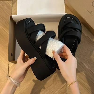 Летние женские крутые шлепанцы на толстой подошве с увеличением высоты, 2025 новинка, подошва-маффин, танкетка, с юбкой, увеличивающие рост, пляжные шлепанцы для женщин