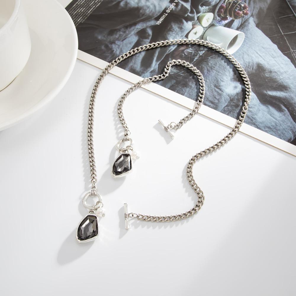 Luxury Simple Irregular Geometric Acrylic Black Imitation Diamond Pendant OT Buckle Necklace Bracelet Ring for Women Jewelry Set
