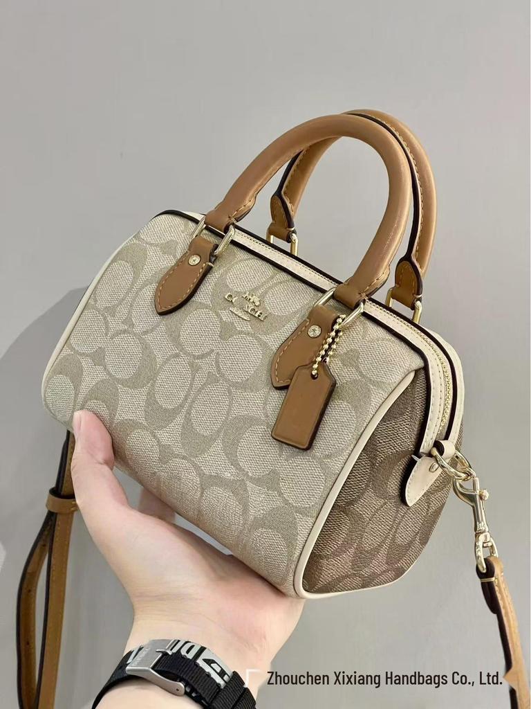 Сумка-подушка Coach Rowan Mini Boston - Классическая монограммная сумка и универсальная женская сумка через плечо/кроссбоди