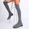 Модные женские вязаные высокие сапоги на плоской подошве выше колена, женская обувь 2025 года, трендовая зимняя мода, уютное платье, прогулочные носки, сапоги-носки Mujer Botas