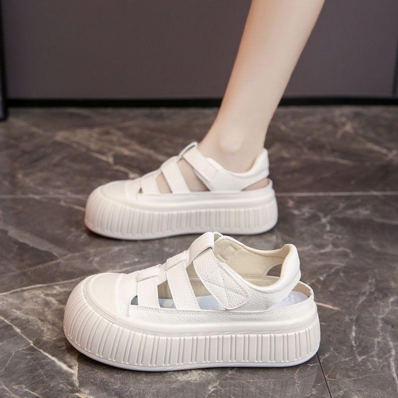 Сандалии с полым мешком на голове, женские, лето 2025, новые интернет-знаменитости, дышащие маленькие белые туфли, студенческая платформа, повседневная спортивная обувь